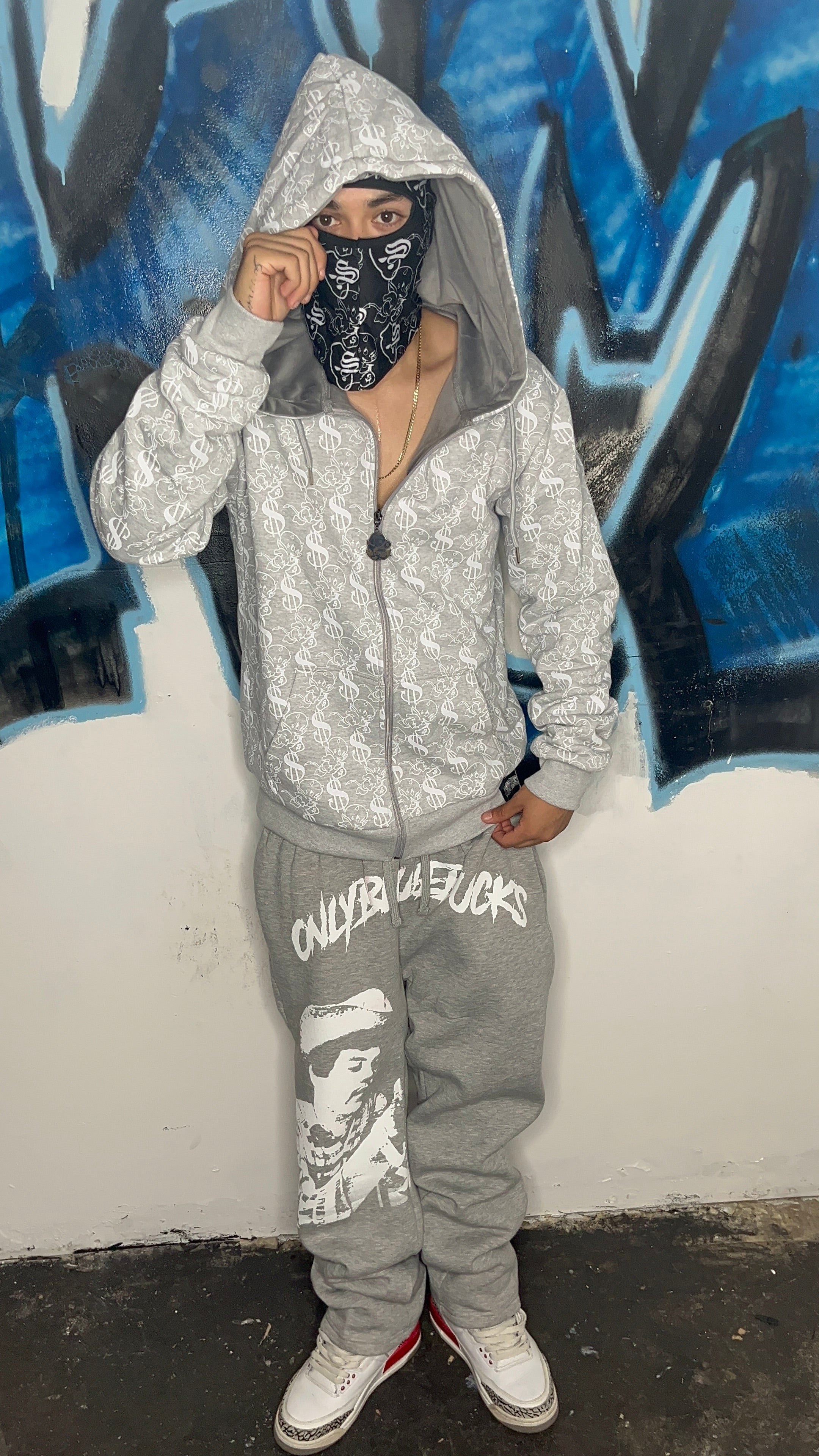 IT'S SNOWING IN LA - GREEN GLOW